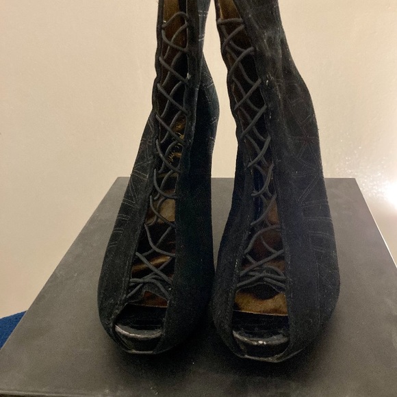 Report Signature - Women’s, Heeled, Booties. Size 10 - Picture 3 of 6